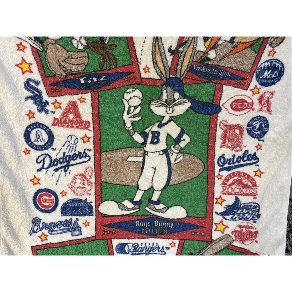 VTG Looney Tunes Major League Baseball All-Stars beach towel W/Cleveland Indian